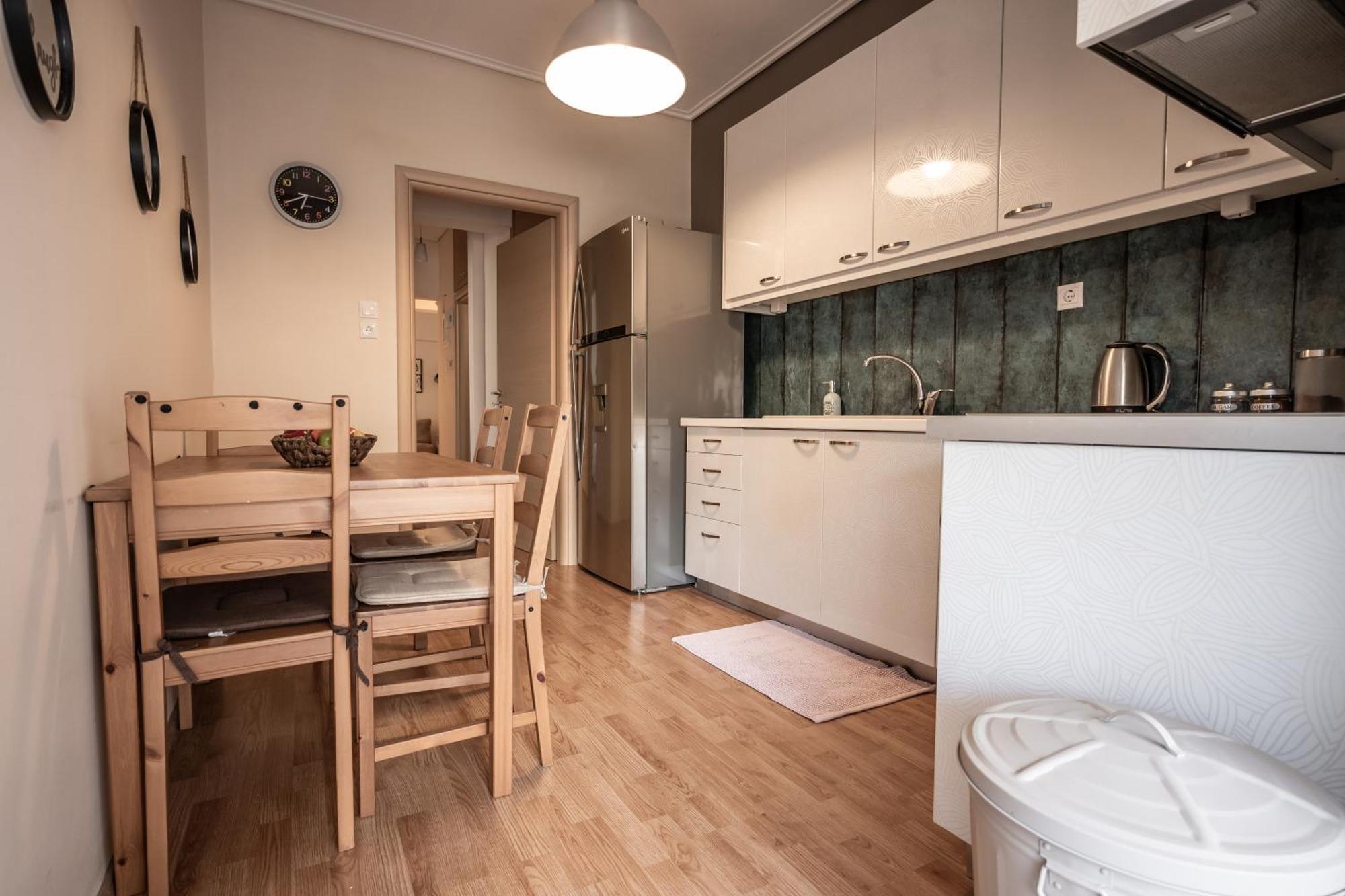 Central Escape Apartman Kalamáta Kültér fotó
